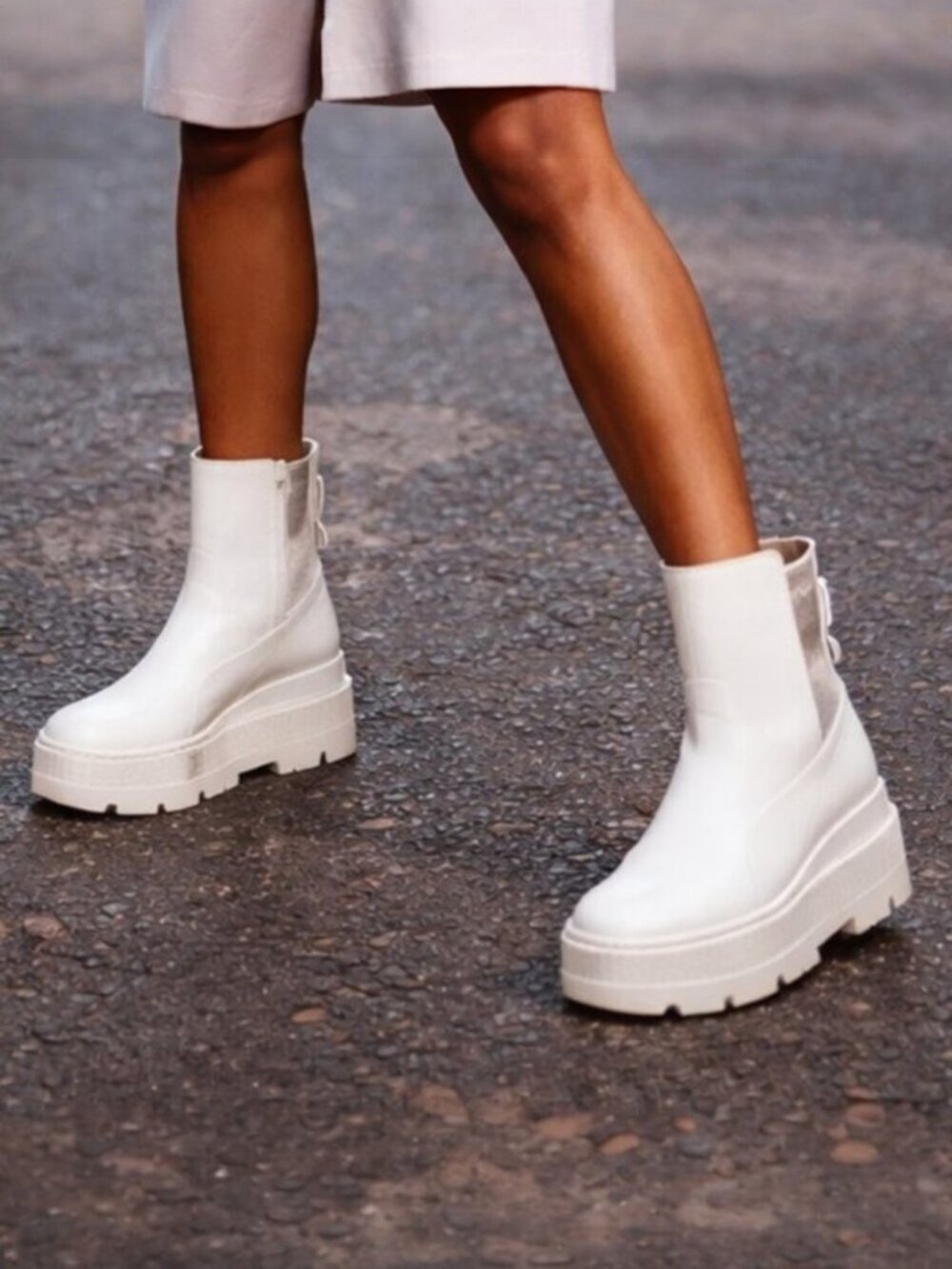 Puma Fenty Rihanna Vanilla Ice Leather Chelsea Platform Boots Size 7